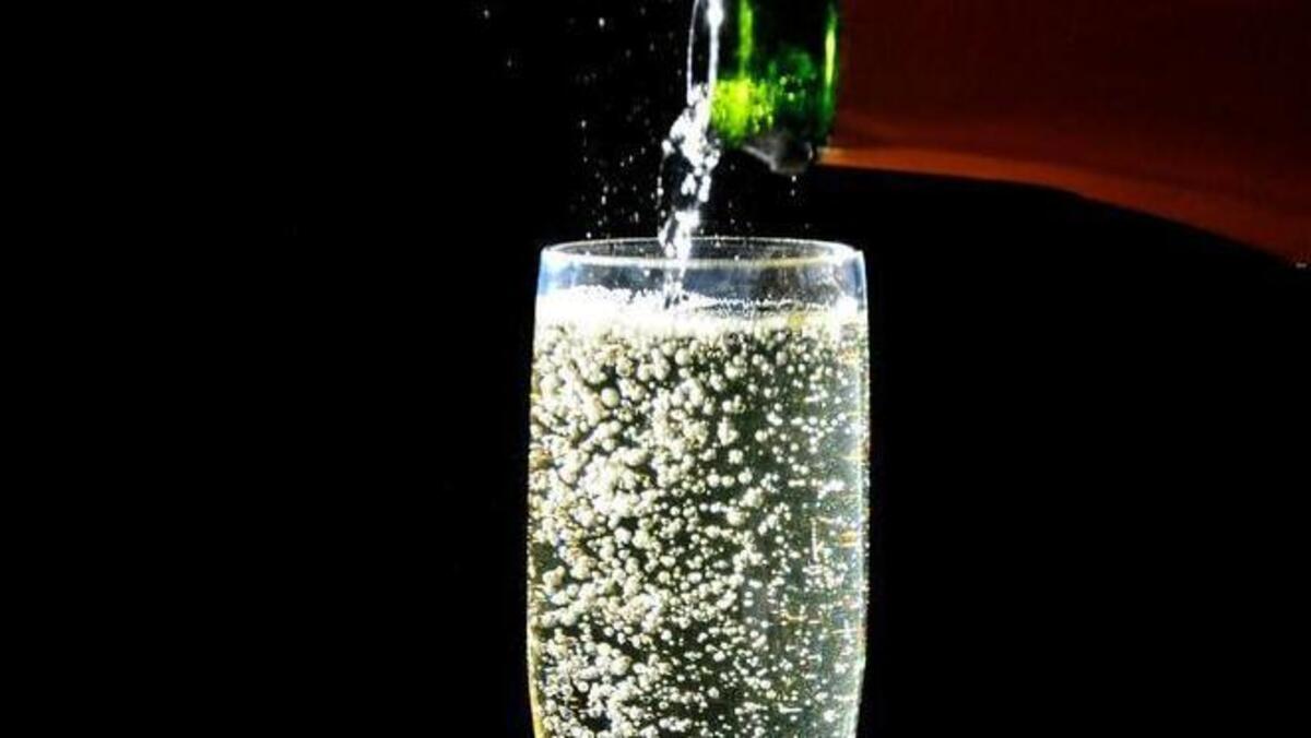 Whether you’re toasting the new year or bringing a hostess gift to a party, chances are you’ll find yourself shopping for a bottle or two of something sparkling sooner or later.