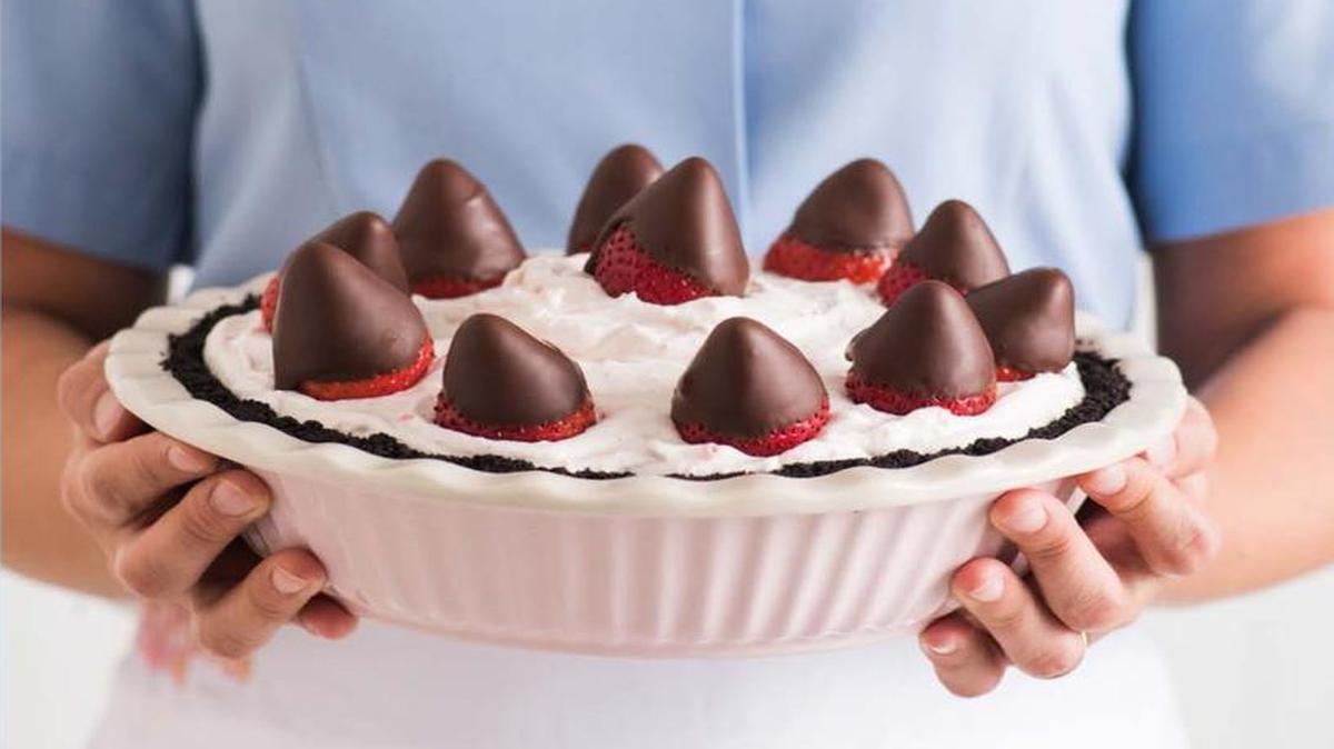 Jenna’s Devil’s Food Chocolate Oasis Pie is in “Sugar, Butter, Flour,” a cookbook of pie recipes tied to the Broadway musical “Waitress.” Sheri Castle of Chapel Hill developed the recipes.