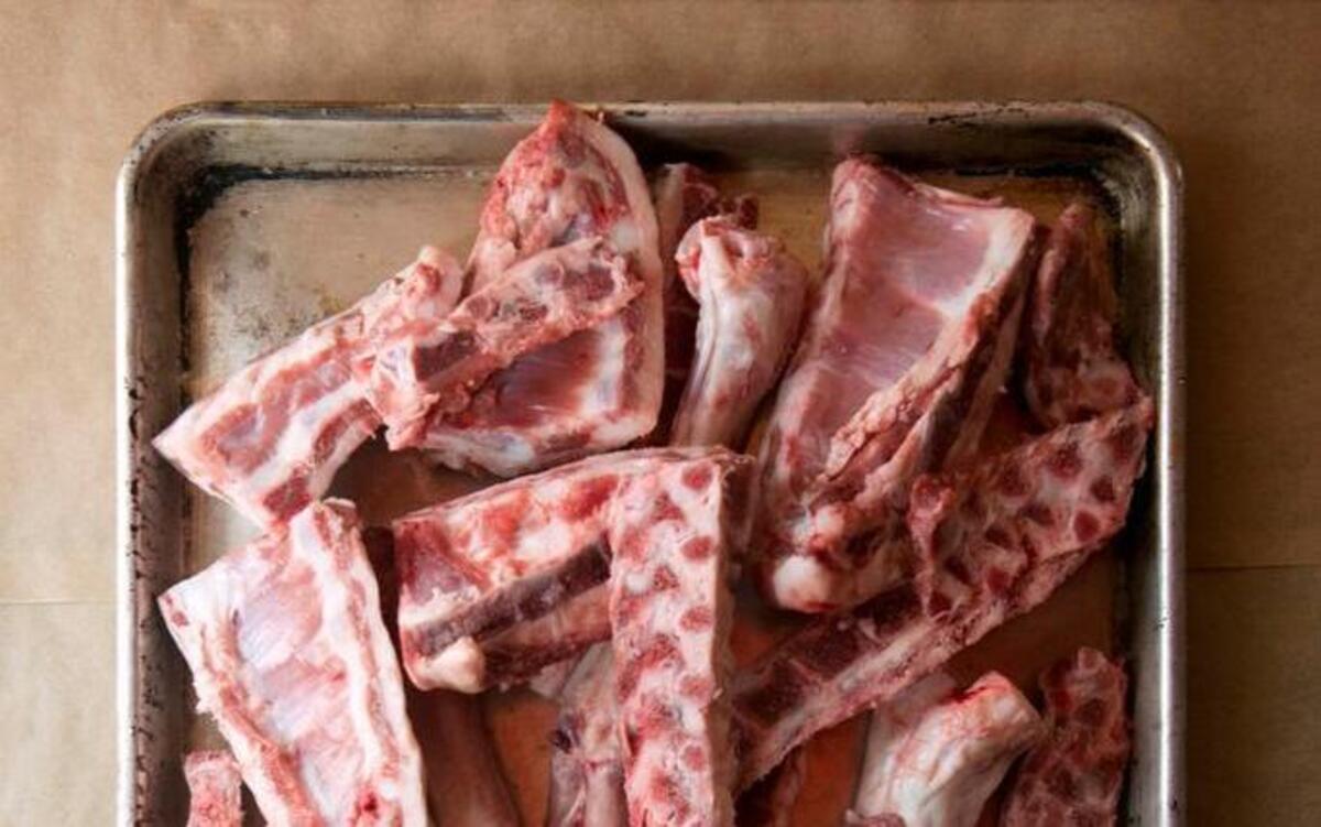 New York chef Marco Canora released his book “Brodo: A Bone Broth Cookbook” in December, with claims that drinking long-simmered broths made from chicken, beef, pork and shellfish twice a day has helped him lose weight and improved his mood swings.