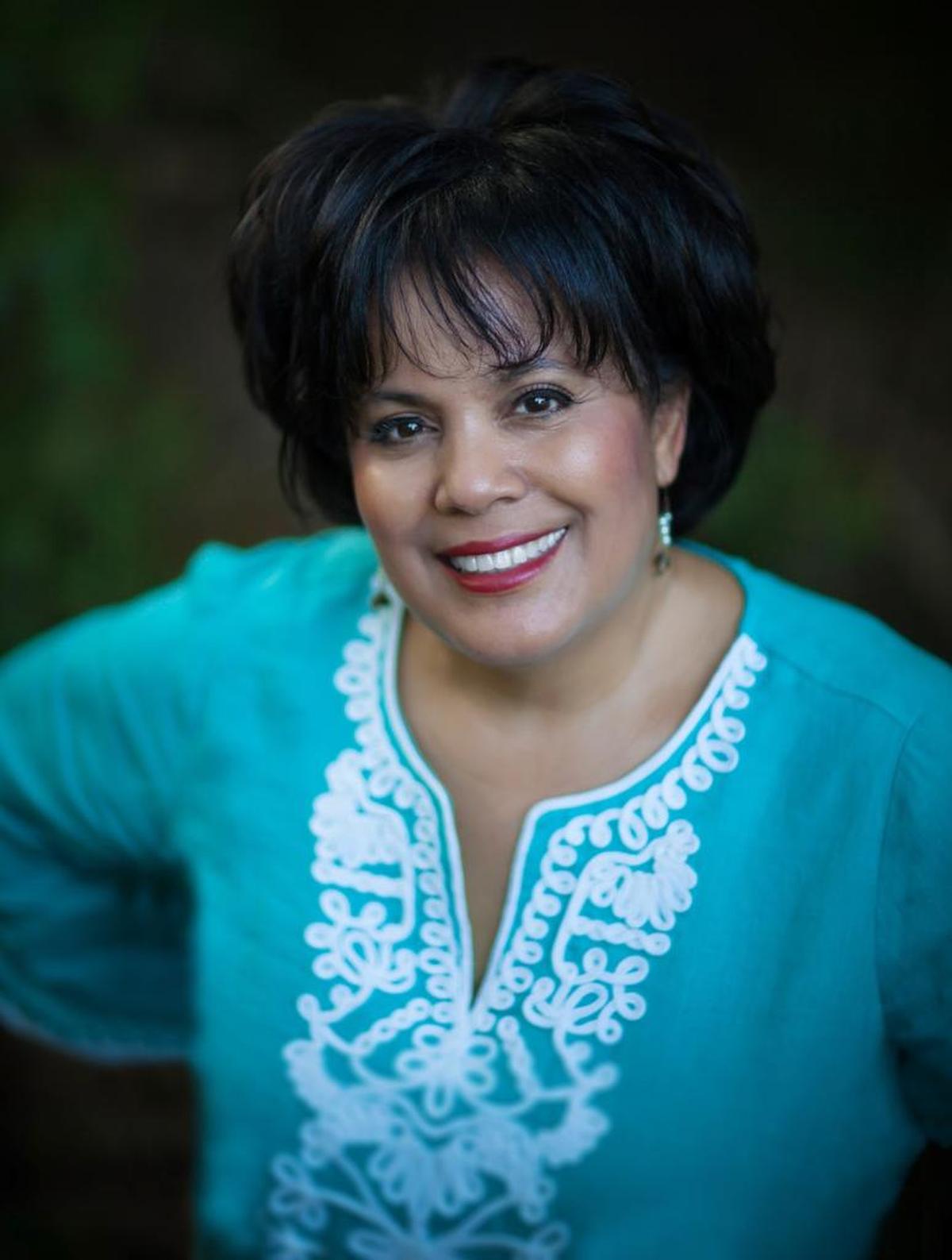 Lifestyle blogger and food photographer Lisa Tutman-Oglesby of Celebrate Creativity has all types of great edible holiday gifts on her site.