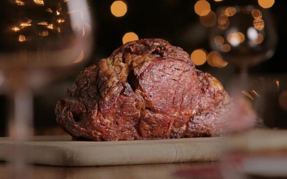 “While it lasted, every day brought new things to discover about December — spicy gingerbread cookies, juicy rib roast, warm sugar cake,” says Debbie Moose of December’s indulgences.