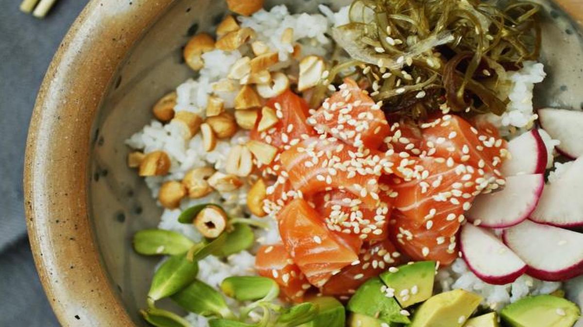You can make your own poké bowls at home. Get the right ingredients, do a little chopping and you have a simple, satisfying meal. You can even throw a poké party and let guests fill their bowls with the base, fish, toppings and sauce they prefer.