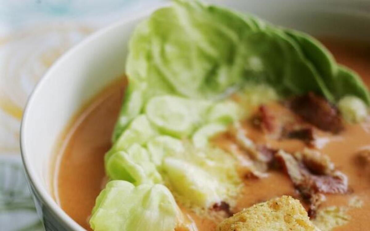 
Spicy BLT Soup is a chilled soup made up of fresh vegetables.

