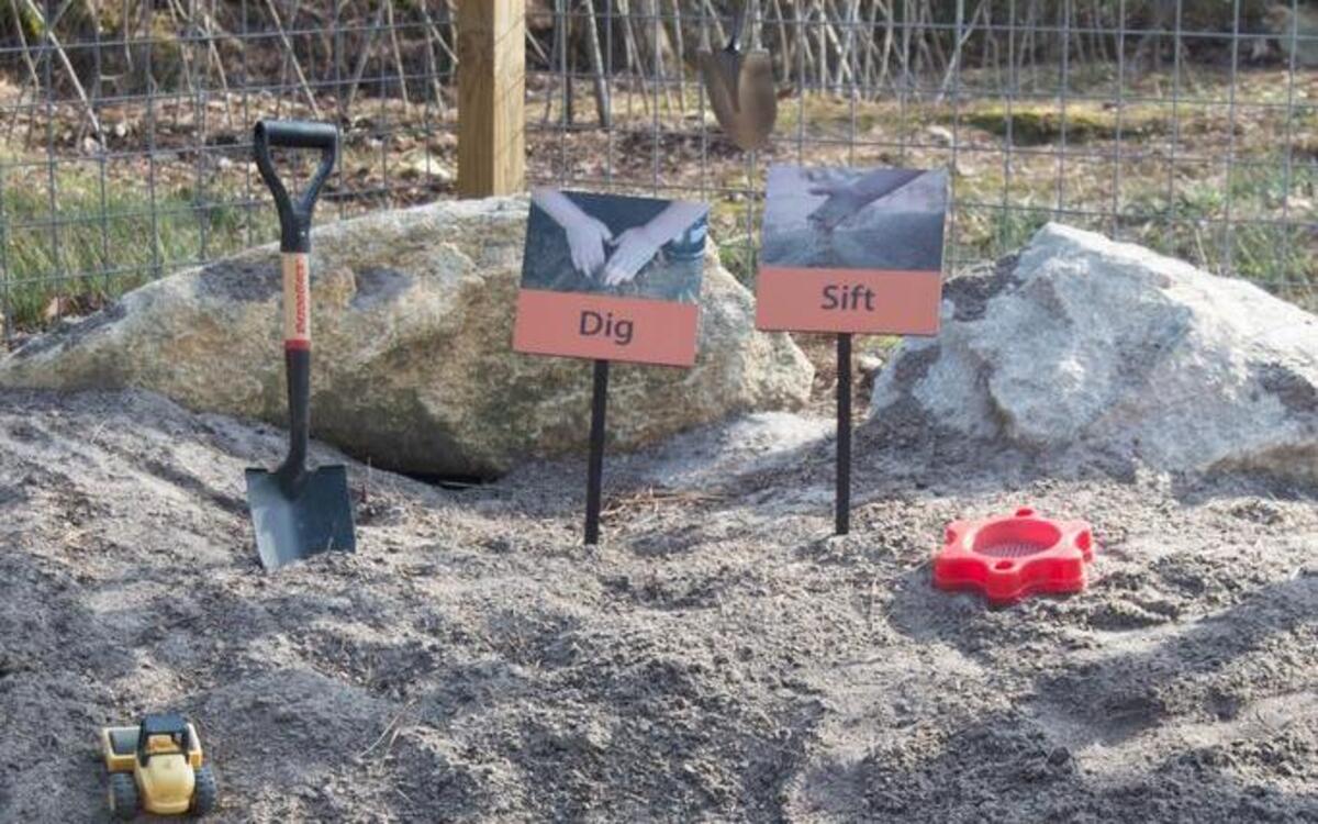 
Use a mixture of sand, sawdust, and soil to create a sand pit.
