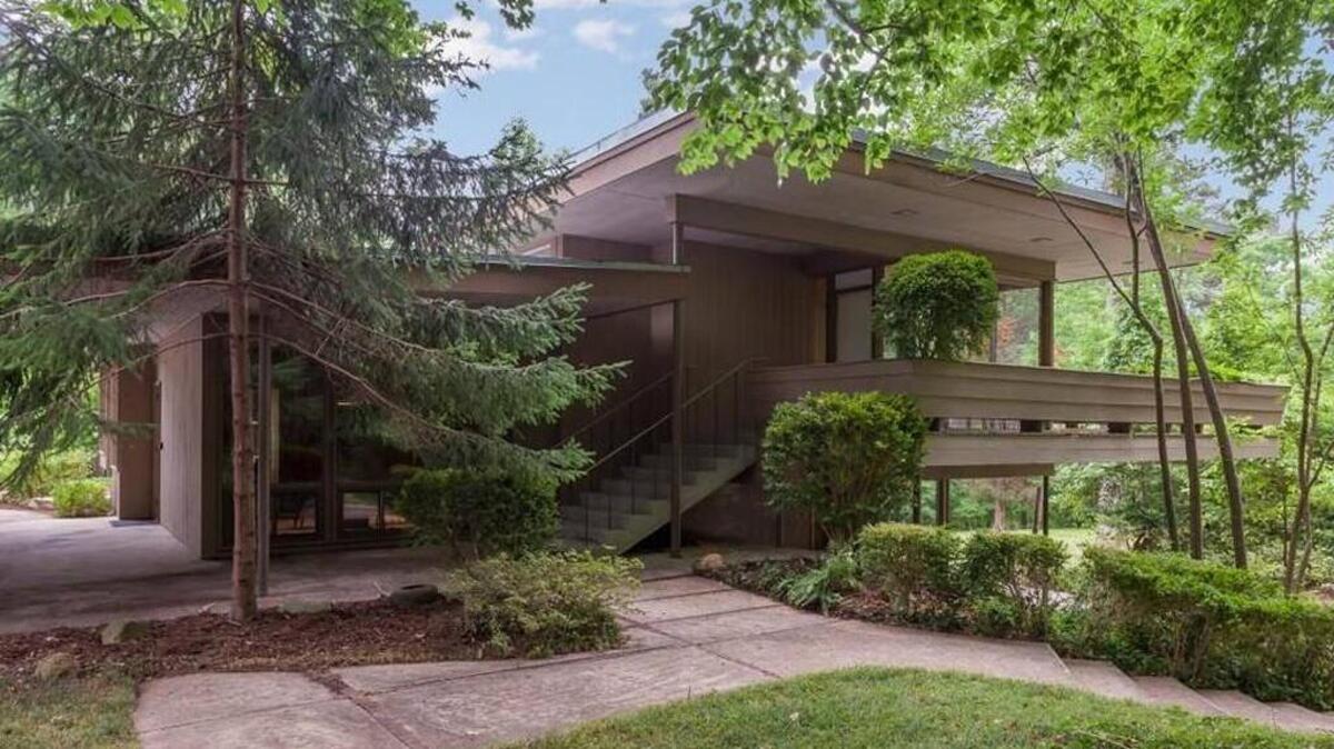 Singer-songwriter James Taylor’s childhood home in Chapel Hill is set to be auctioned; bids are being accepted until June 29.