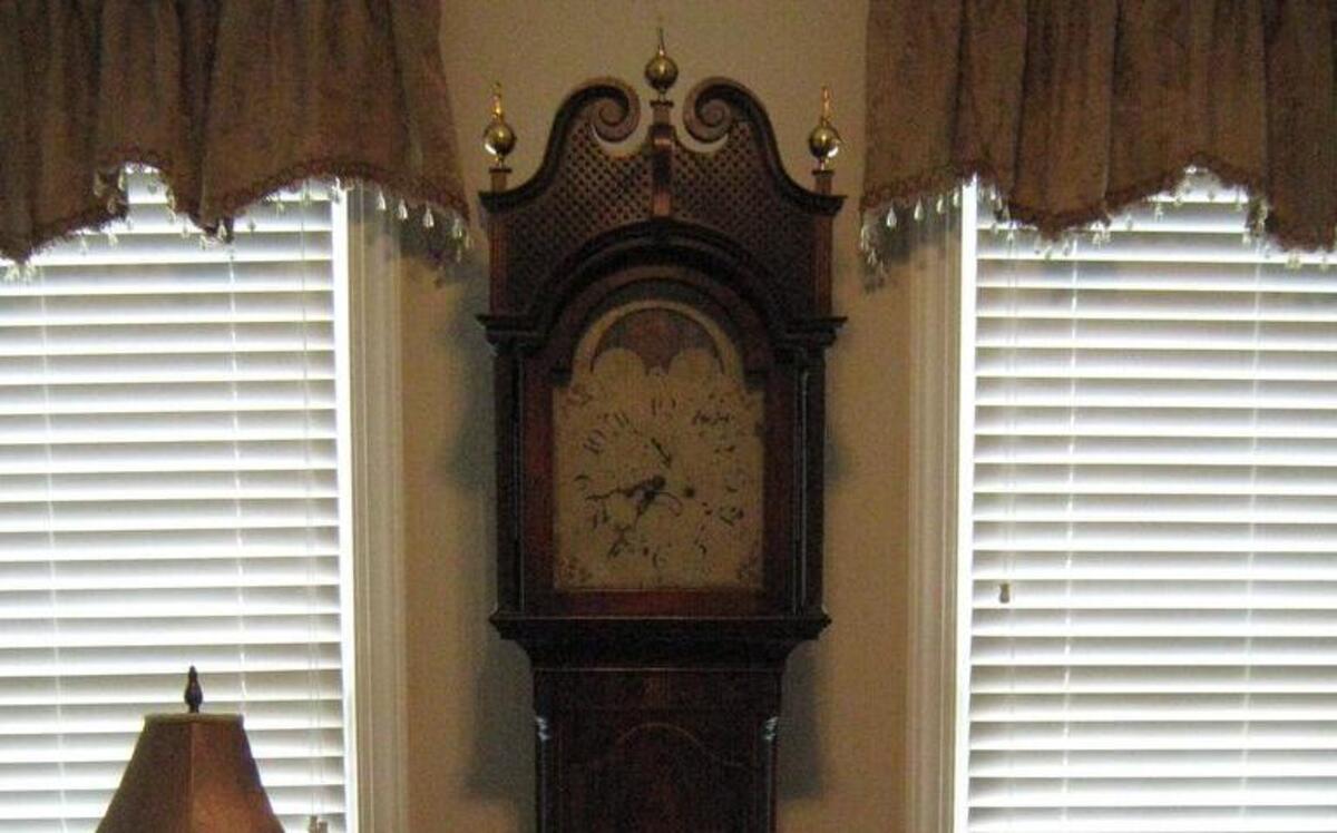 
Raleigh reader Peter Donnely shares the story of a clock that has been in his family for seven generations.

