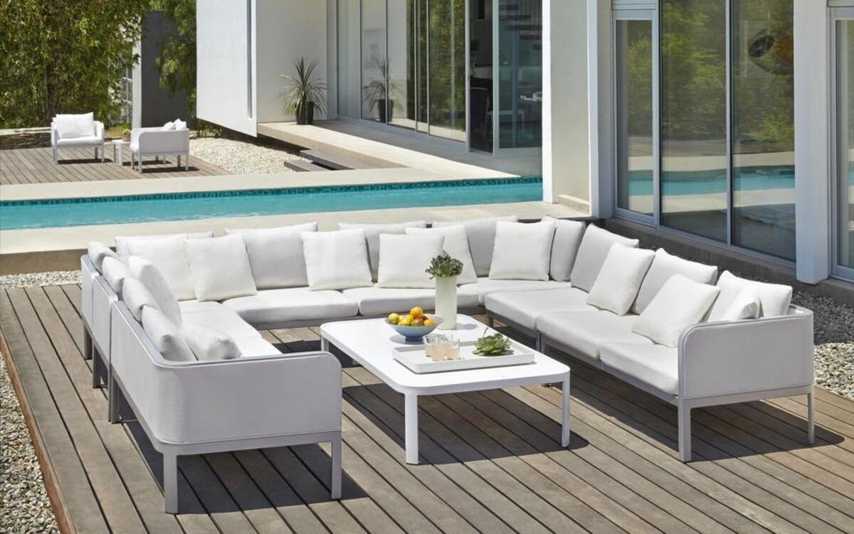 
Brown Jordan Outdoor furniture from the Connexion collection by Brown Jordan.
