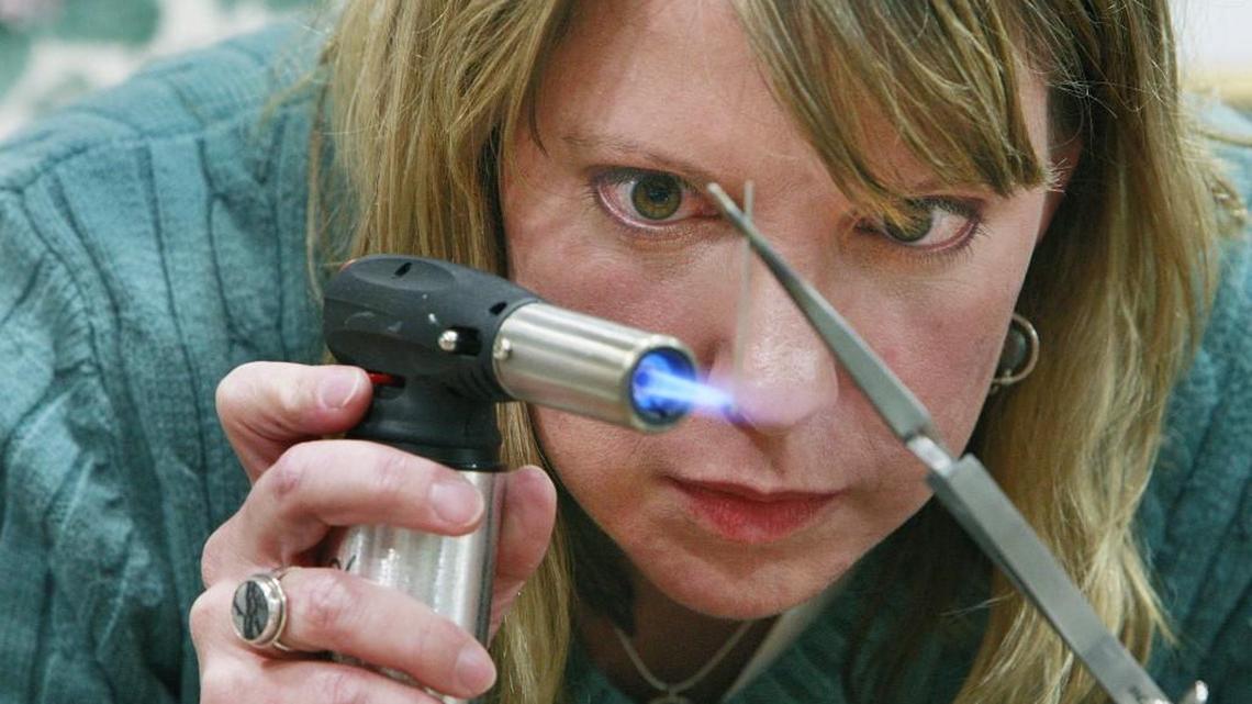 Ornamentea is a bead and jewelry supply store that focuses on fashion-inspired jewelry and offers instruction as well as professional-quality supplies. The shop has classes tailored for both adults and teens in silver smithing, beading, jewelry design and enameling.