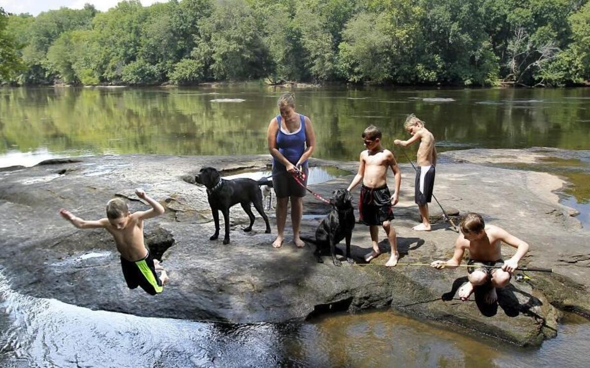 There’s not one perfect way to hike as a family so parents don’t need to be intimidated. What parents can do, though, is adjust their expectations before hiking with kids.
