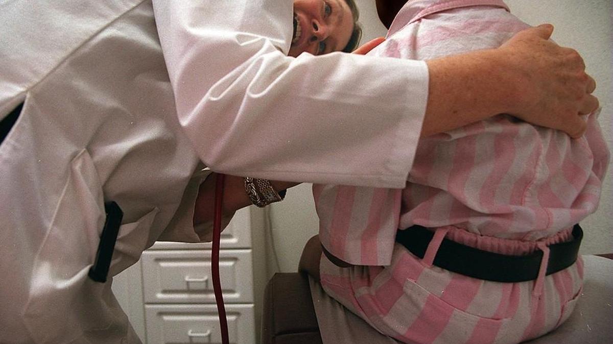 If Congress doesn’t reinstate funding for the Children’s Health Insurance Program about 95,000 North Carolina children on tge government health insurance program could lose coverage this spring. Some doctors are suggesting parents make appointments now for checkups, vaccinations, vision tests and dental exams.