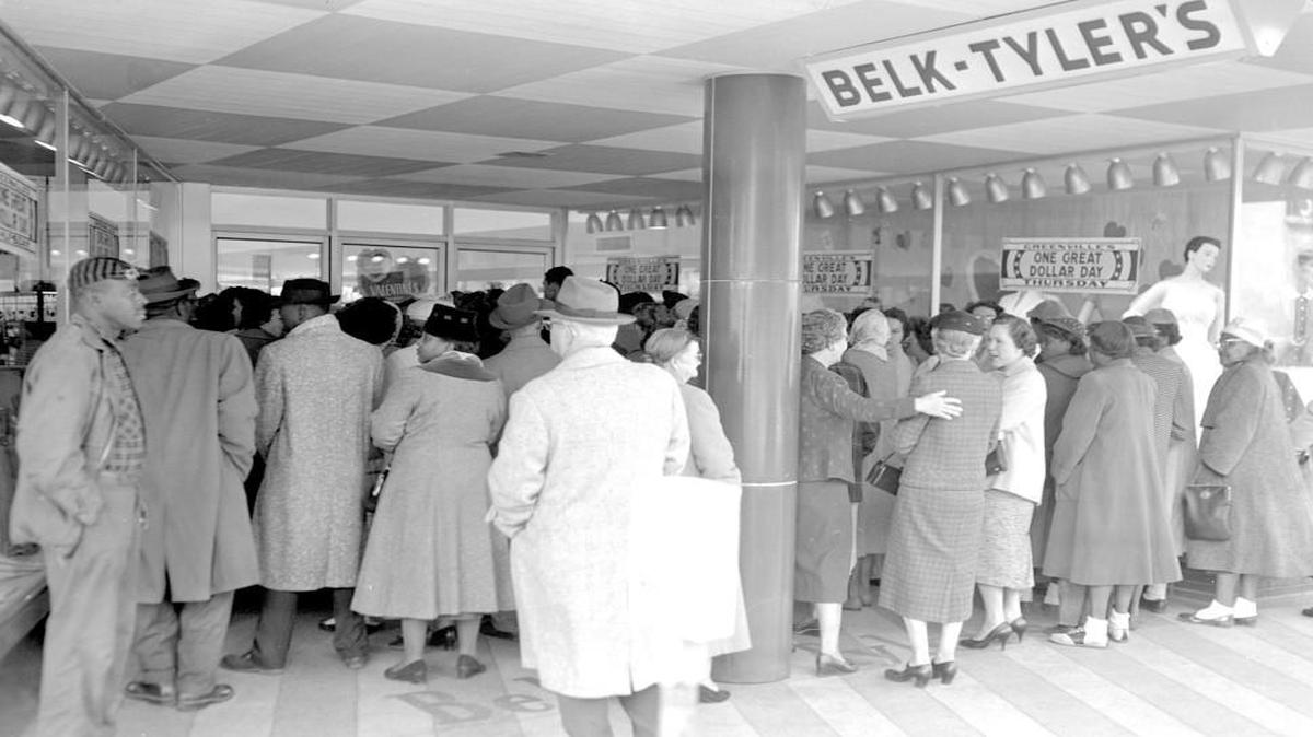 
A crowd forms outside the Belk-Tyler Department store in Greenville for the beginning of Dollar Day sales in 1960.
