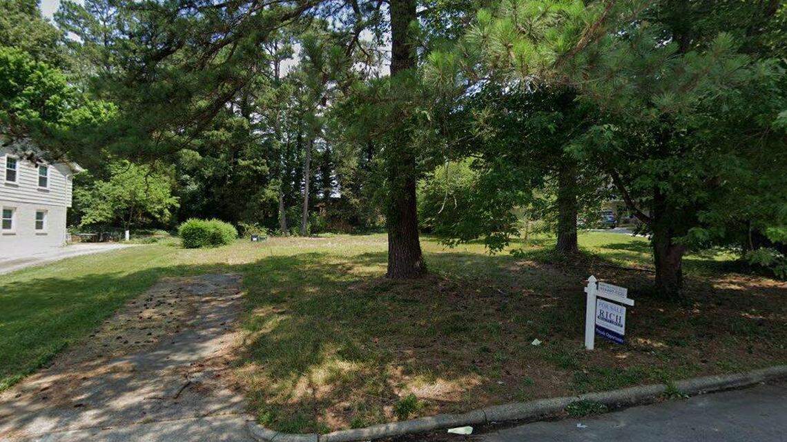 House on 700 block of Coventry Court