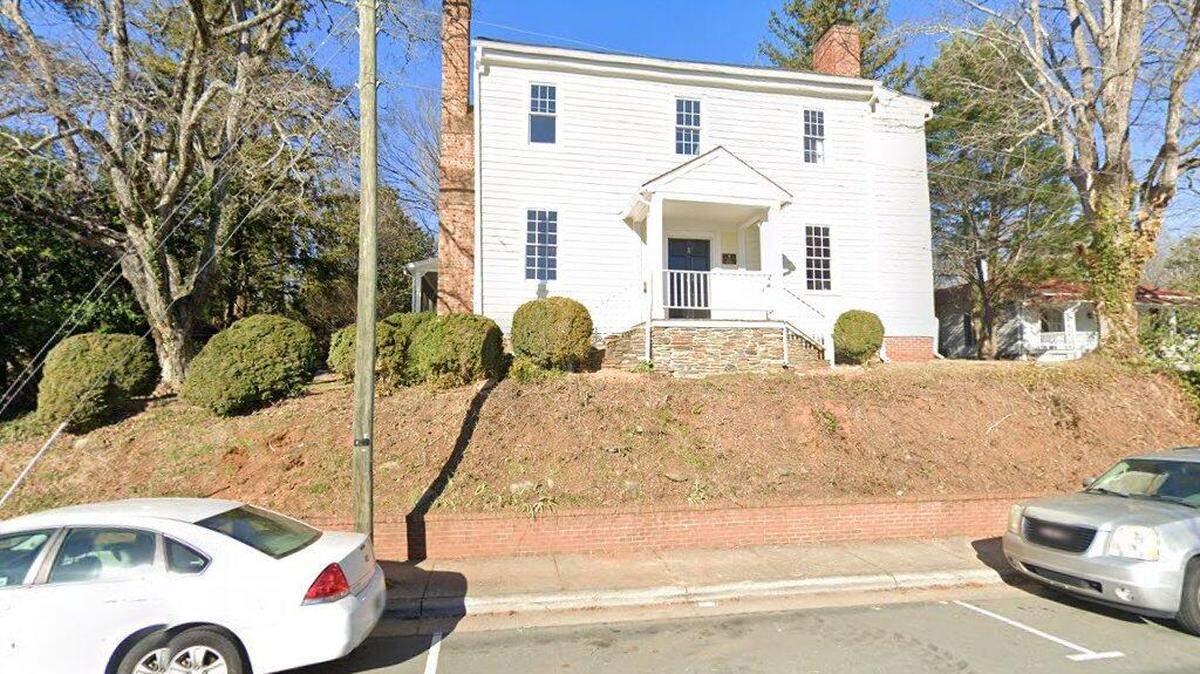 House on 100 block of East King Street