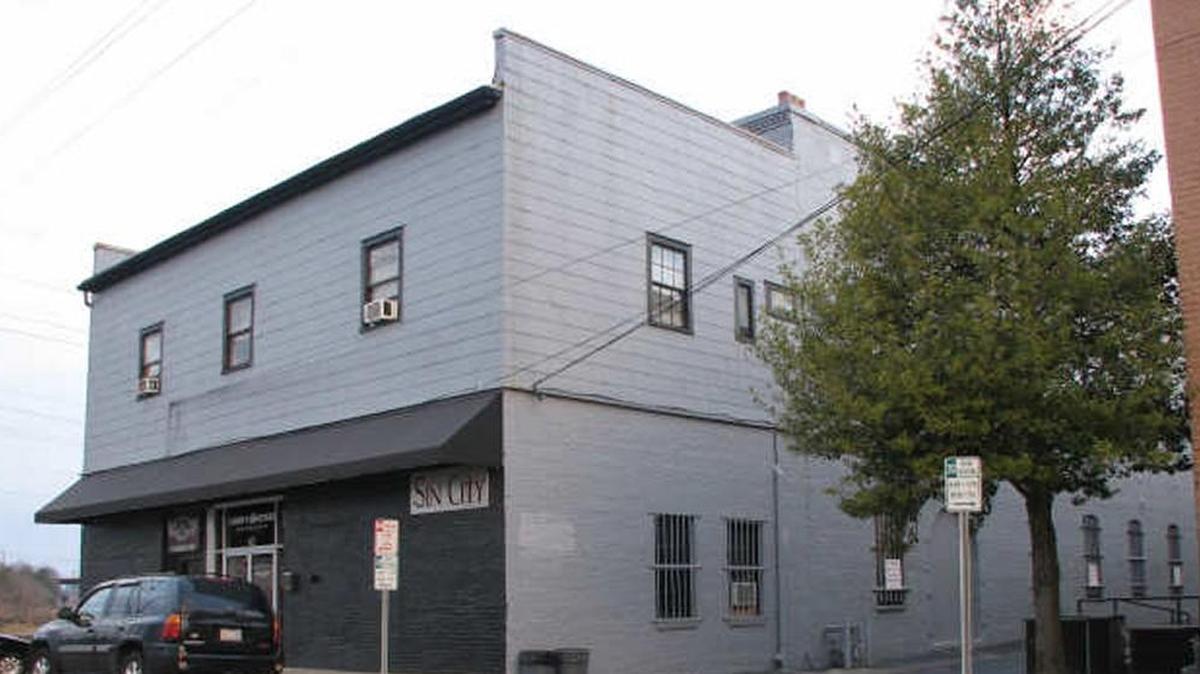 Investors recently bought this office building on West Davie Street as part of a possible hotel project in Raleigh’s warehouse district. It is pictured in 2008.