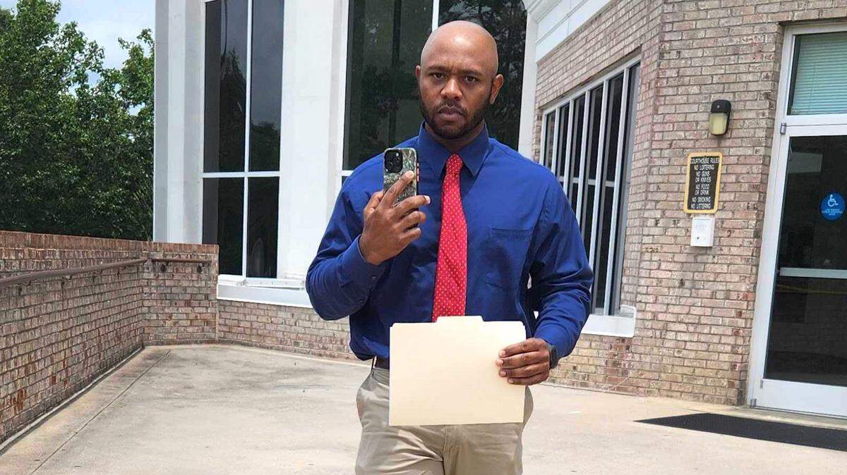 Former State Trooper Erick Bowen leaves the Vance County Courthouse after pleading guilty to two misdemeanors in Vance County on Thursday, May 29, 2025.