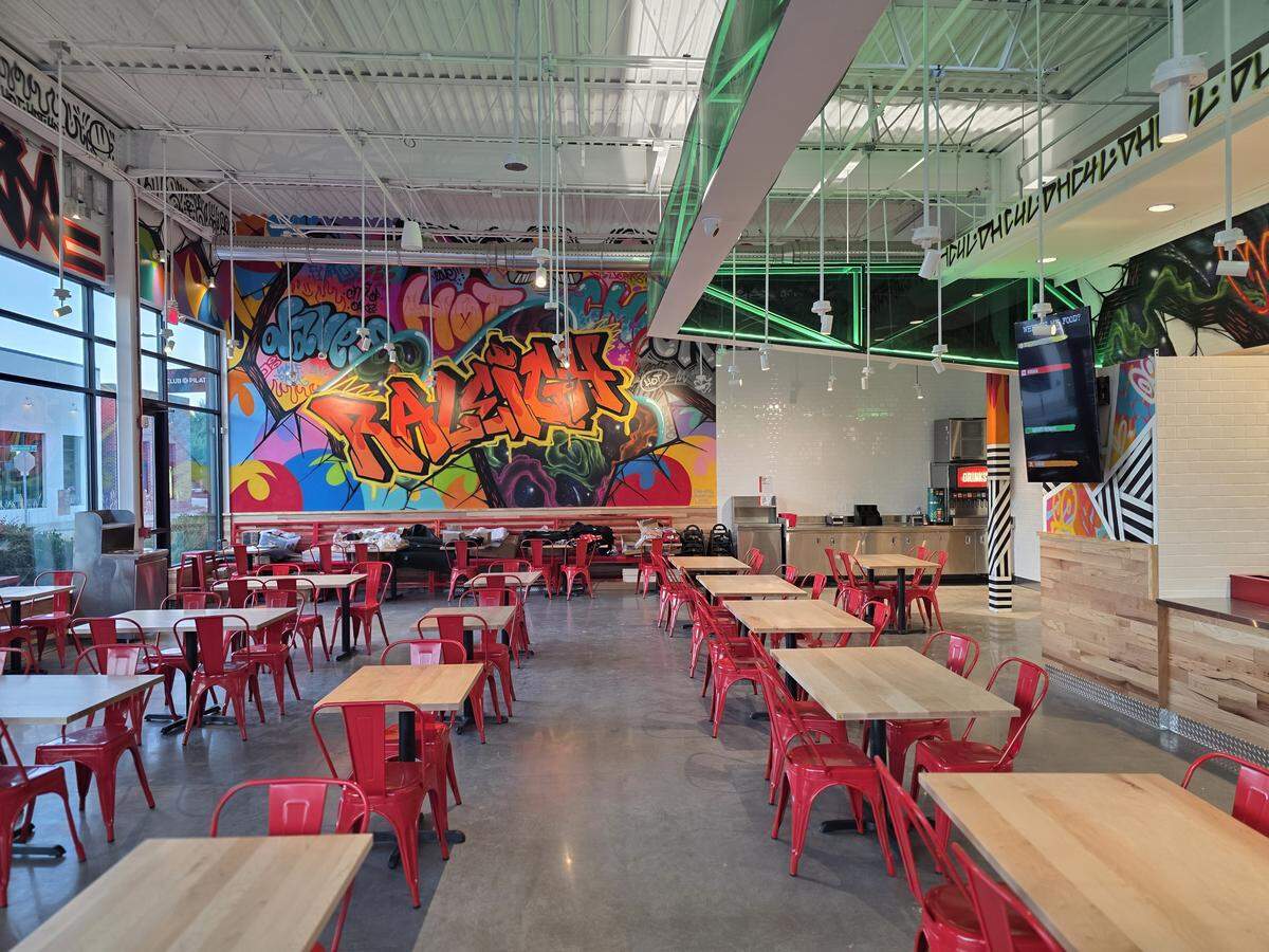 Dave’s Hot Chicken is opening in the former BB’s Crispy Chicken restaurant in Raleigh.