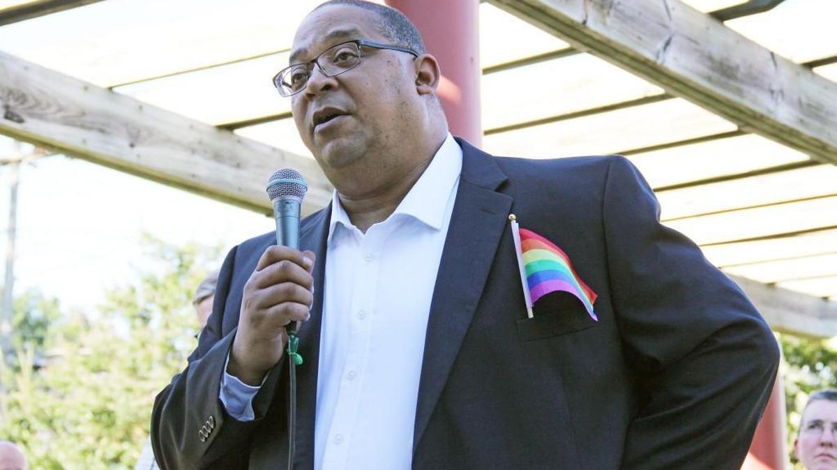 Winston Crisp, UNC’s vice chancellor for student affairs, will step down at the end of the month.