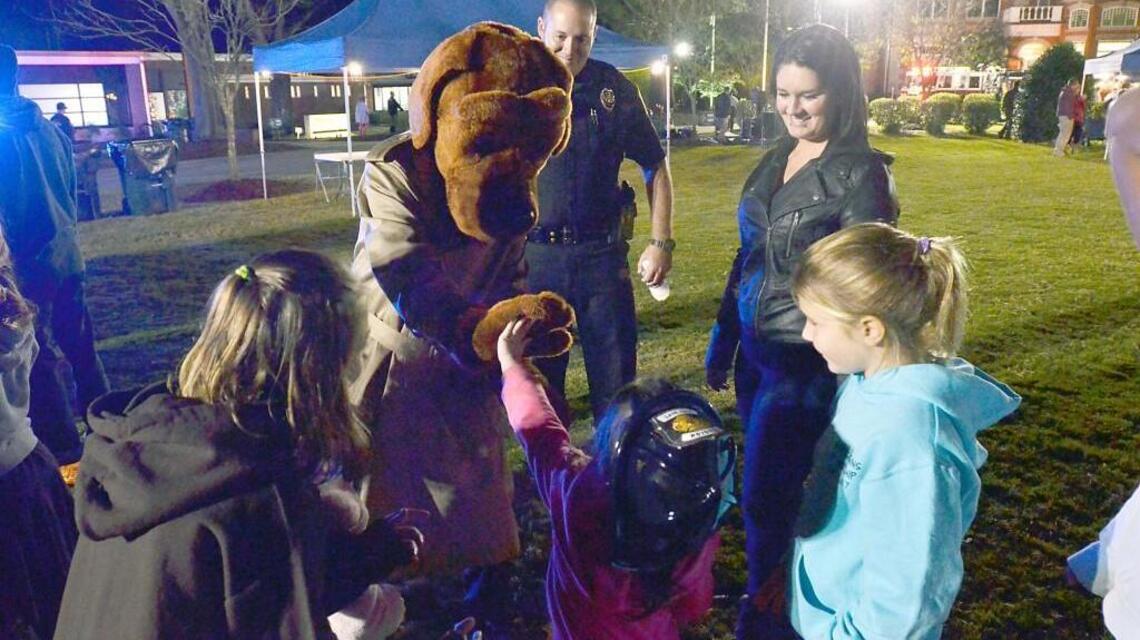 Police, firefighters make friends at Night Out