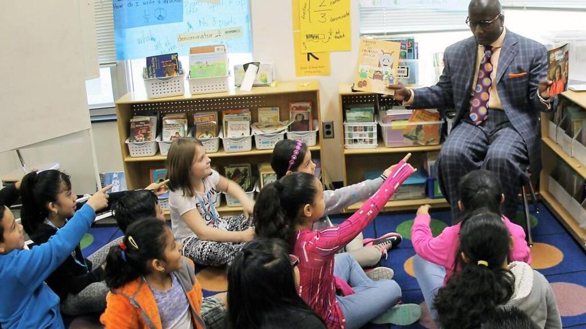 Knightdale mayor, residents participate in annual read-in