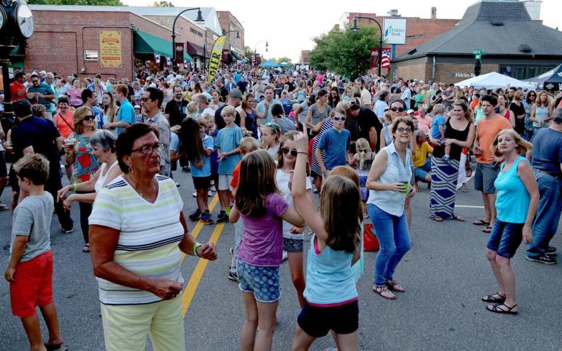 Wake town defends putting police with rifles on rooftops for its concert series