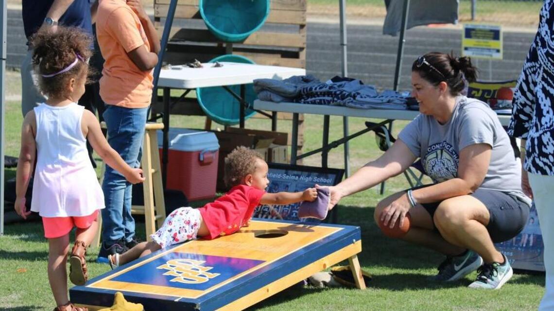 Hundreds turn out for Smithfield-Selma Community Day