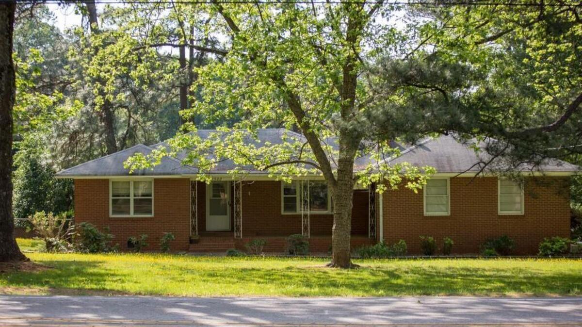 A Hand of Hope Pregnancy Resource Center, an anti-abortion group, wants to move to1522 Jones Franklin Road, pictured, directly next door to A Preferred Women's Health Center, a clinic that offers abortion services Wednesday, April 27, 2016 in Raleigh, N.C.