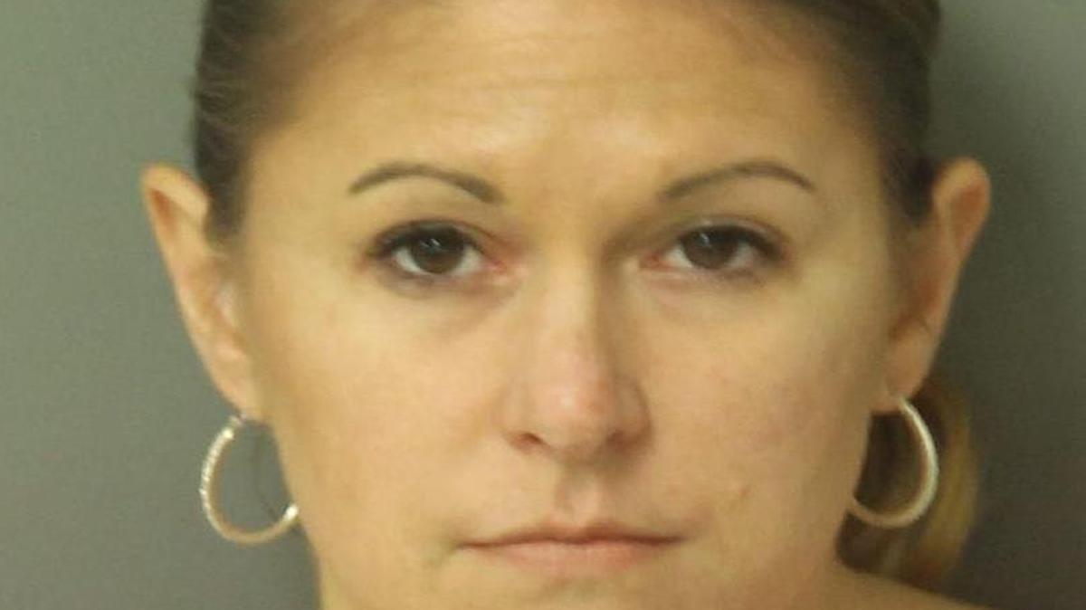 Leslie Elizabeth Mangum