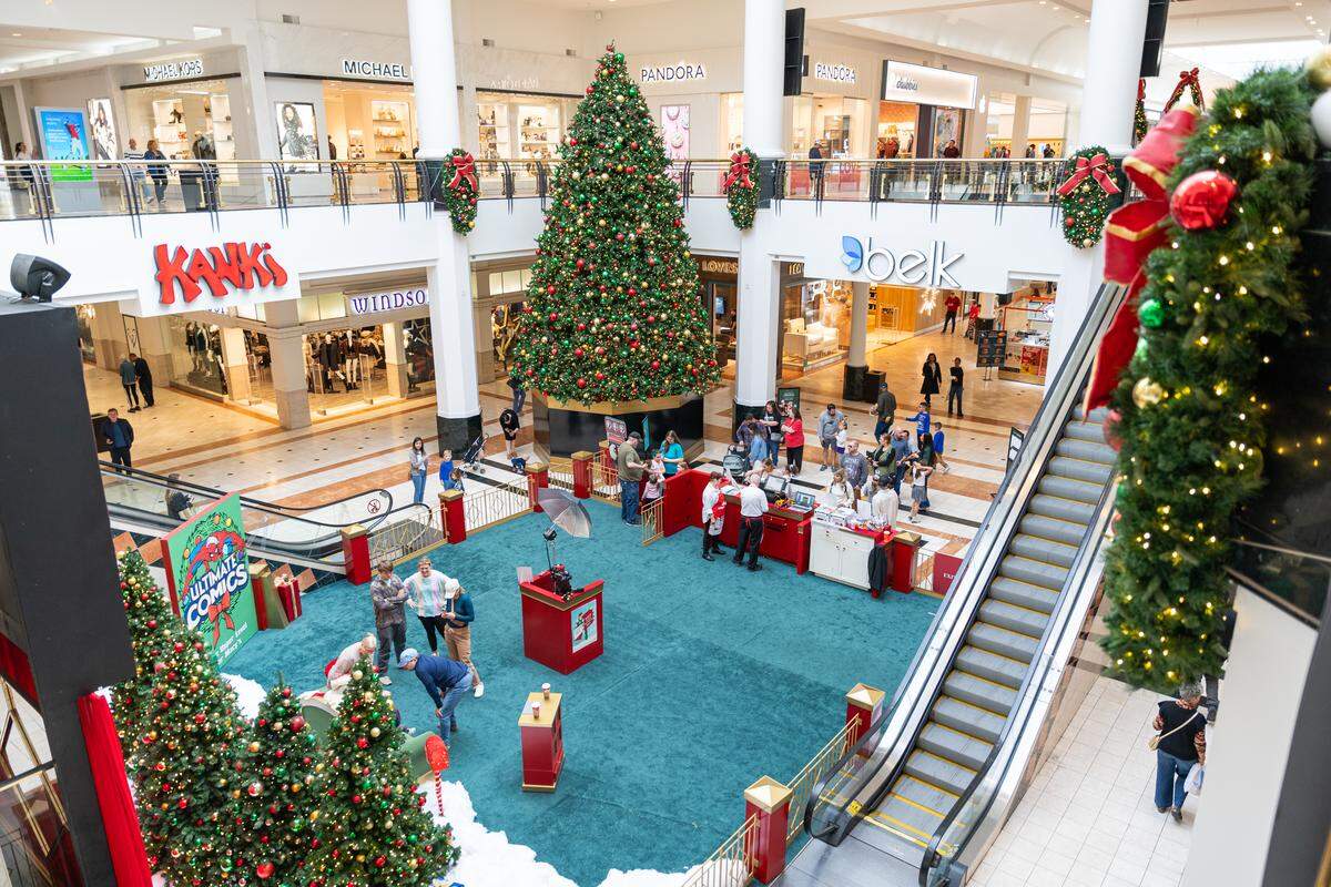 Families and pets can take photos with Santa at Crabtree Valley Mall in Raleigh through Dec. 24, 2025.