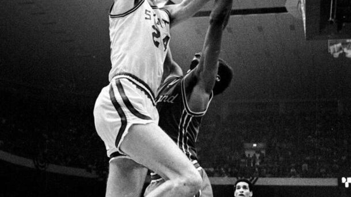 What could make March Madness more fun? More hook shots – Saunders