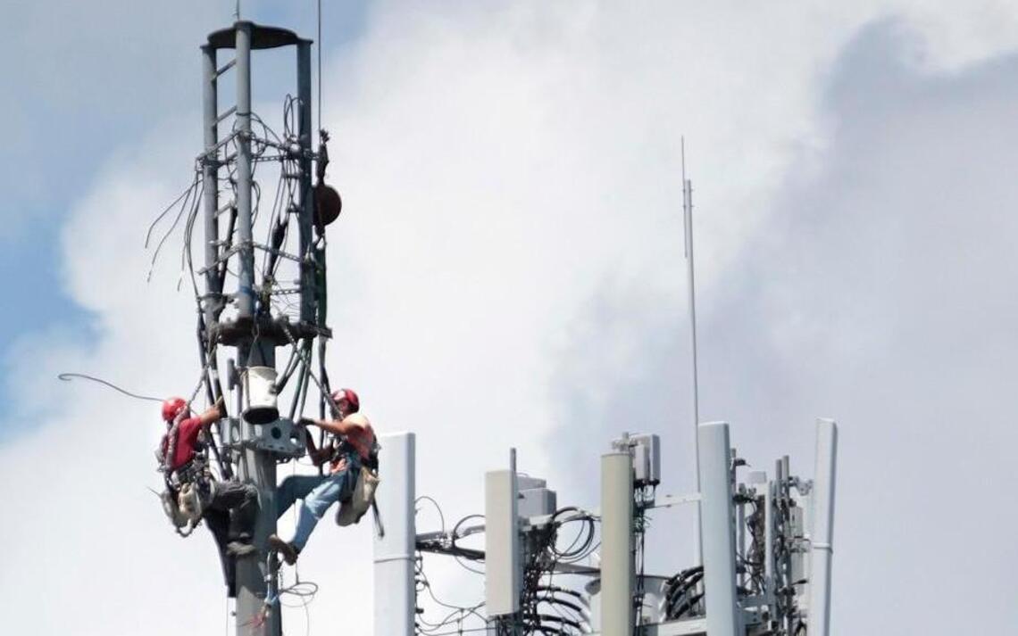 Hear me now: No cell towers on school campuses – Saunders