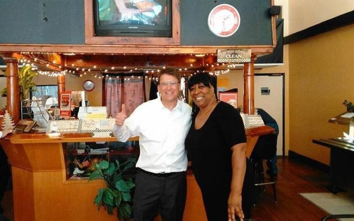 Saunders: That time Gov. Pat McCrory came to my home county to eat
