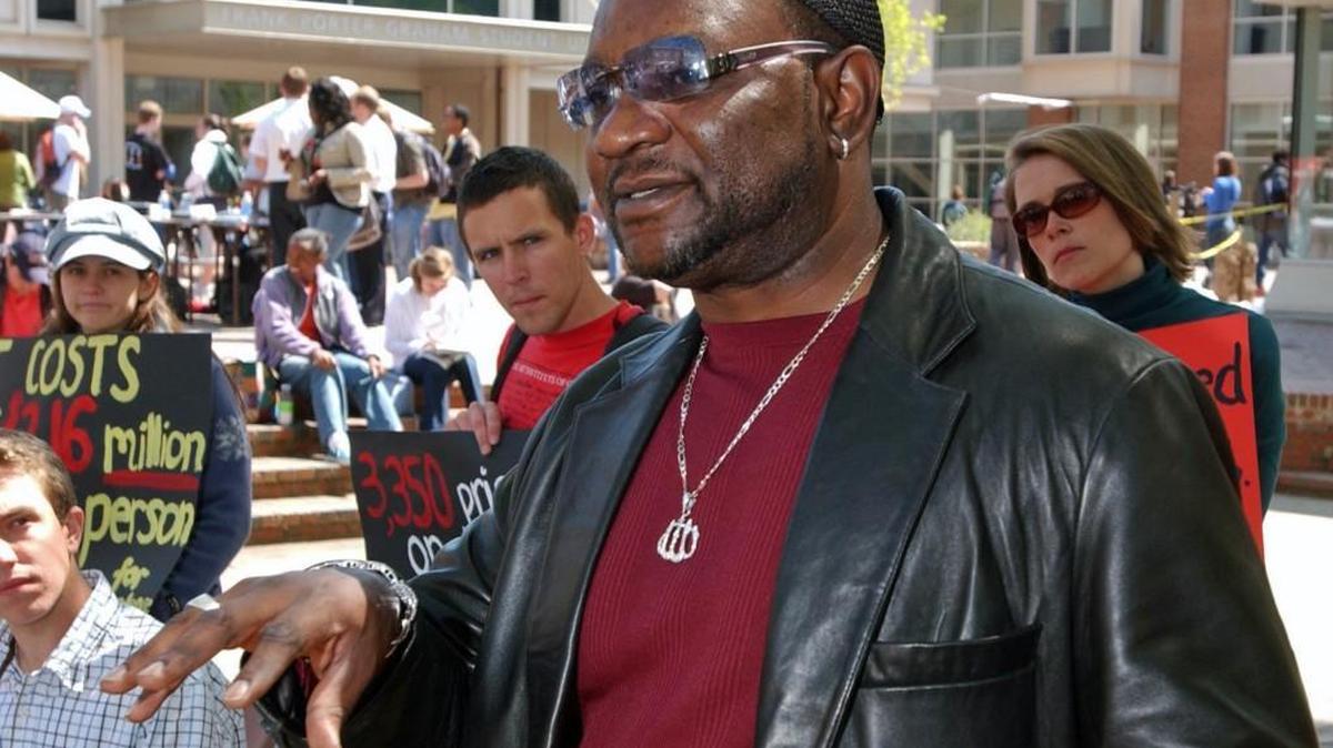 Darryl Hunt, a former N.C. death row inmate was convicted in 1984 of a murder in Winston-Salem, and exonerated in 2004 by DNA evidence, spoke briefly to a small but attentive crowd of UNC students and onlookers at UNC on April 10, 2007.