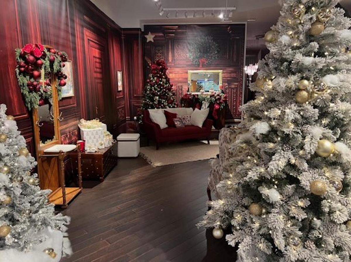 Santa Town at North Hills is a new seasonal photo experience at North Hills in Raleigh, North Carolina.