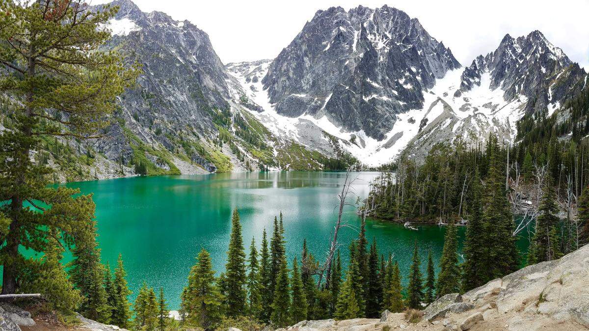 A 30-year-old hiker died after he was pulled from Colchuck Lake in Chelan County, Washington, deputies said.
