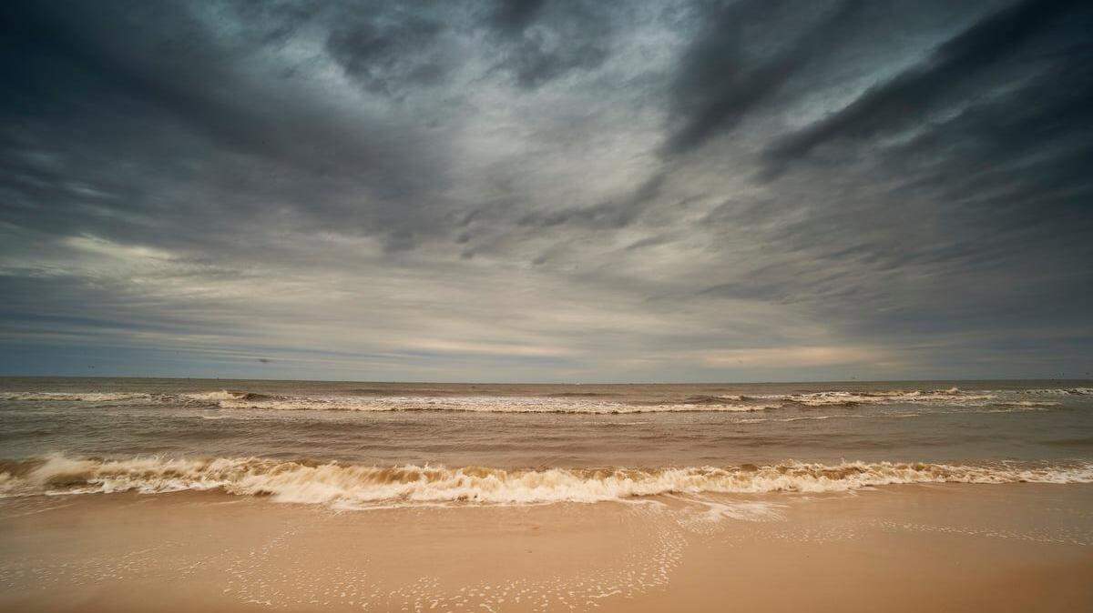 A 72-year-old South Carolina man died after his kayak capsized off Cape Hatteras National Seashore in North Carolina, according to the National Park Service.
