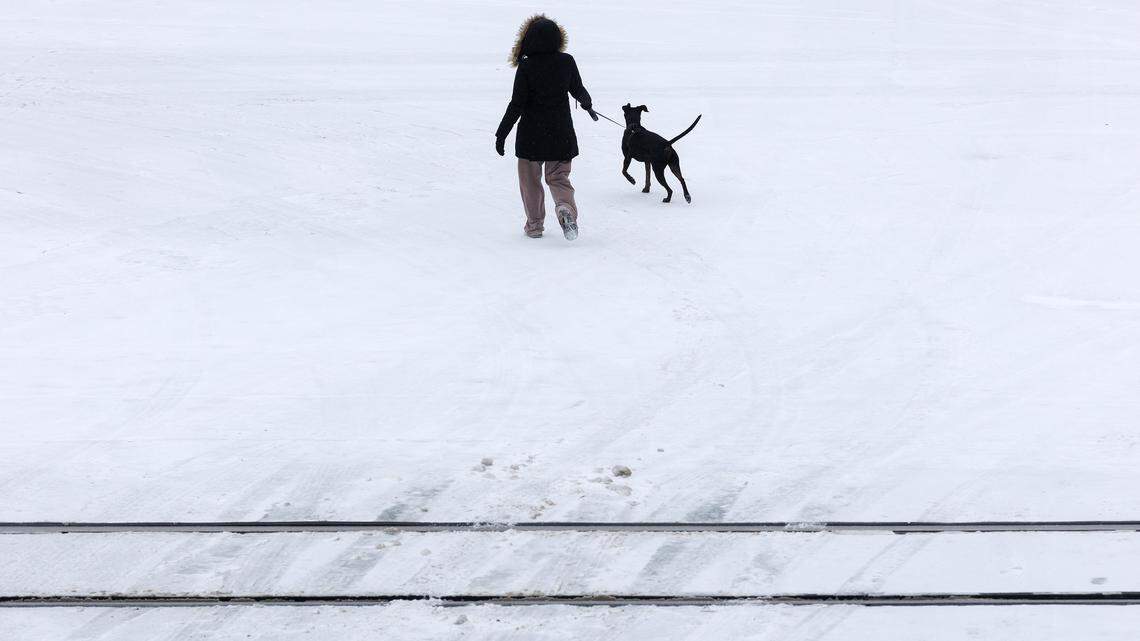 Flight delays, cancellations at Sacramento airport as winter storm wallops US