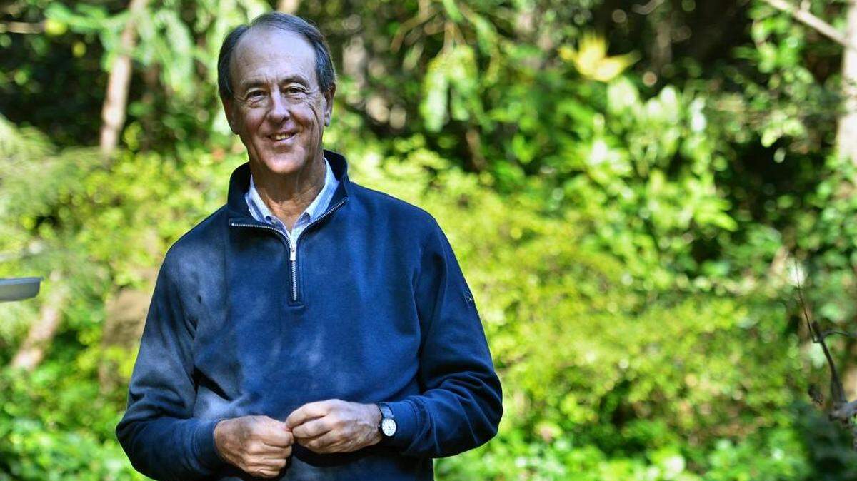 Erskine Bowles has held a lot of titles during his public- and private-sector career: investment banker, White House chief of staff, political candidate, president of the University of North Carolina system and board member. And at age 70, the longtime Charlotte resident is still juggling multiple roles. Amid his busy travel schedule, Bowles will be in Charlotte Tuesday to receive the Citizen of the Carolinas award at the Charlotte Chamber's annual meeting.
