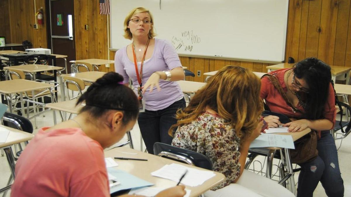 
East Wake High School history teacher Janine Dube speaks to students during an open house event in 2014. An N.C. House bill would tweak the “founding principles” that high school history classes must include.
