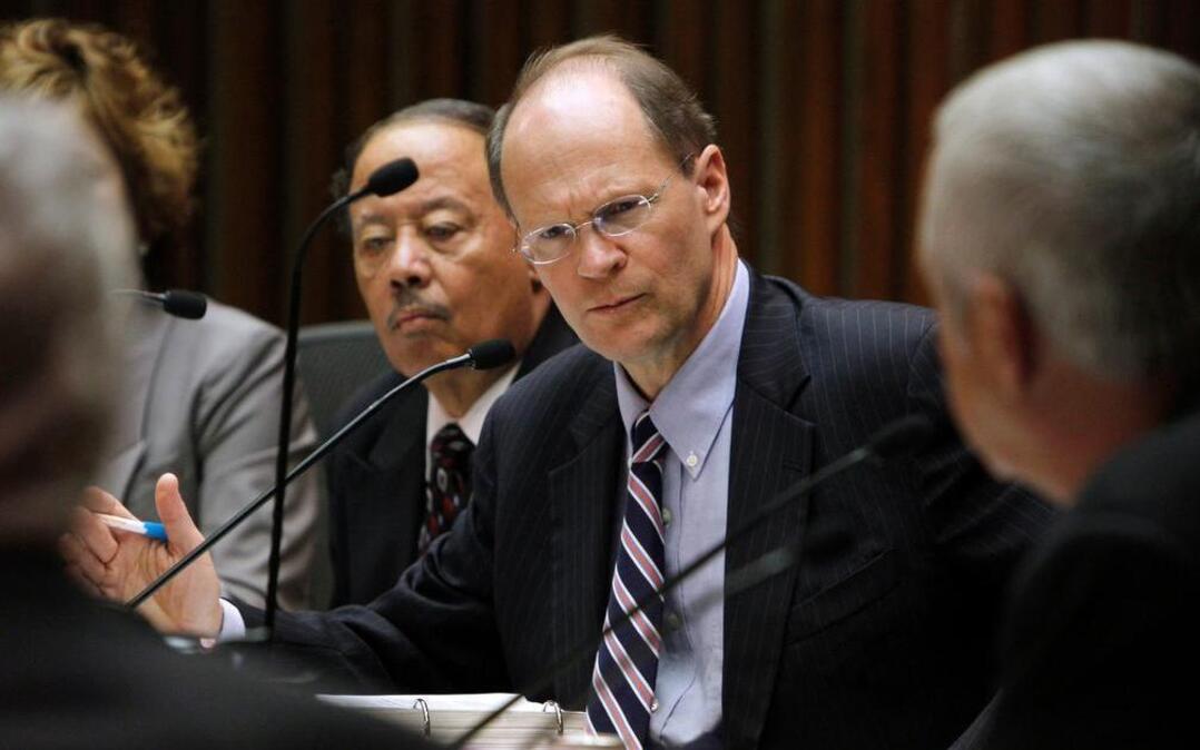 
Charles Meeker leads a Raleigh City Council meeting as mayor in 2011. He plans to run for N.C. commissioner of labor.

