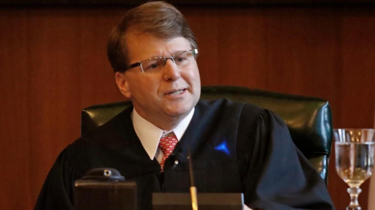 North Carolina Chief Justice Mark D. Martin is calling for the NC General Assembly to let voters decide whether judges in this state should continue to elected or whether it’s time to set up a merit-based selection process. His announcement at the N.C. Bar Association’s annual meeting comes in a year in which legislators passed a law to make all judicial races partisan — from the Supreme Court level to the district courts.