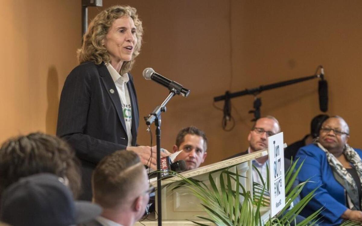 Charlotte Mayor Jennifer Roberts speaks at an HB2 forum at the Sheraton Charlotte Hotel. A review of texts and emails from Charlotte city officials show division within the city on how to respond to HB2.