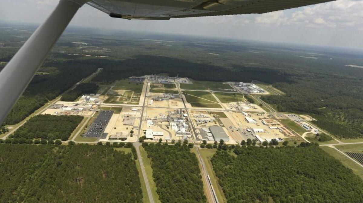 This June 15, 2017, file photo shows the Fayetteville Works plant near Fayetteville, North Carolina. Wilmington, Delaware-based Chemours Co. has faced questions about an unregulated chemical with unknown health risks that flowed from the company’s plant near Fayetteville into the Cape Fear River.