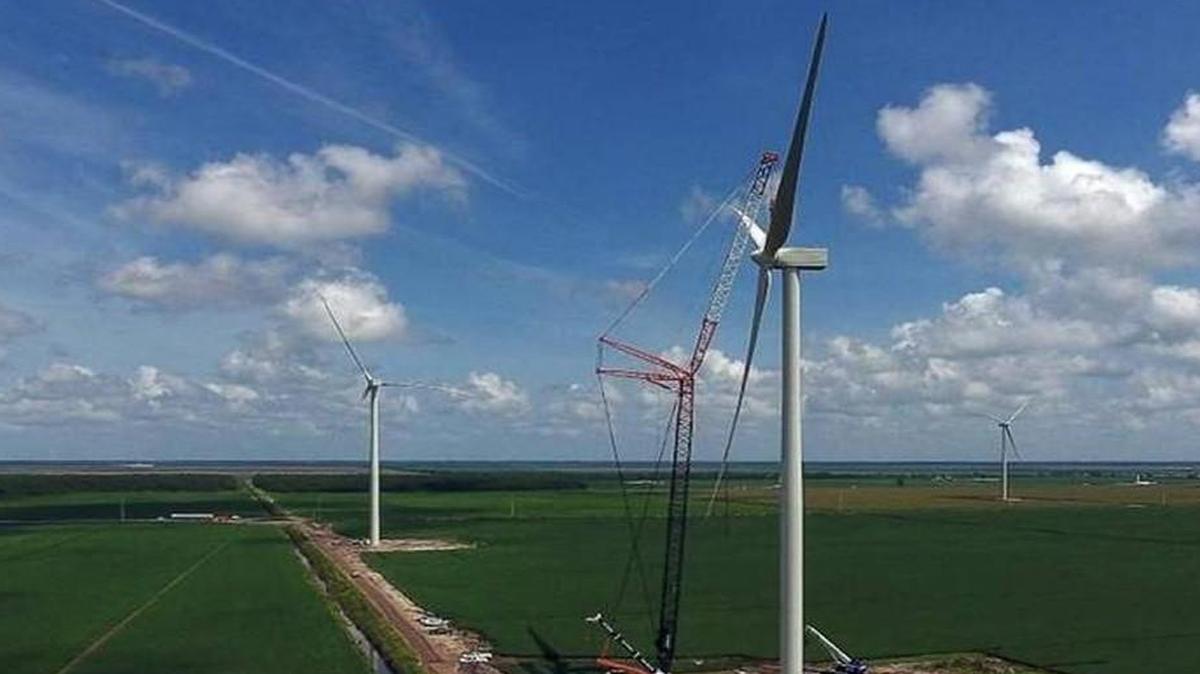 Amazon’s wind farm near Elizabeth City.