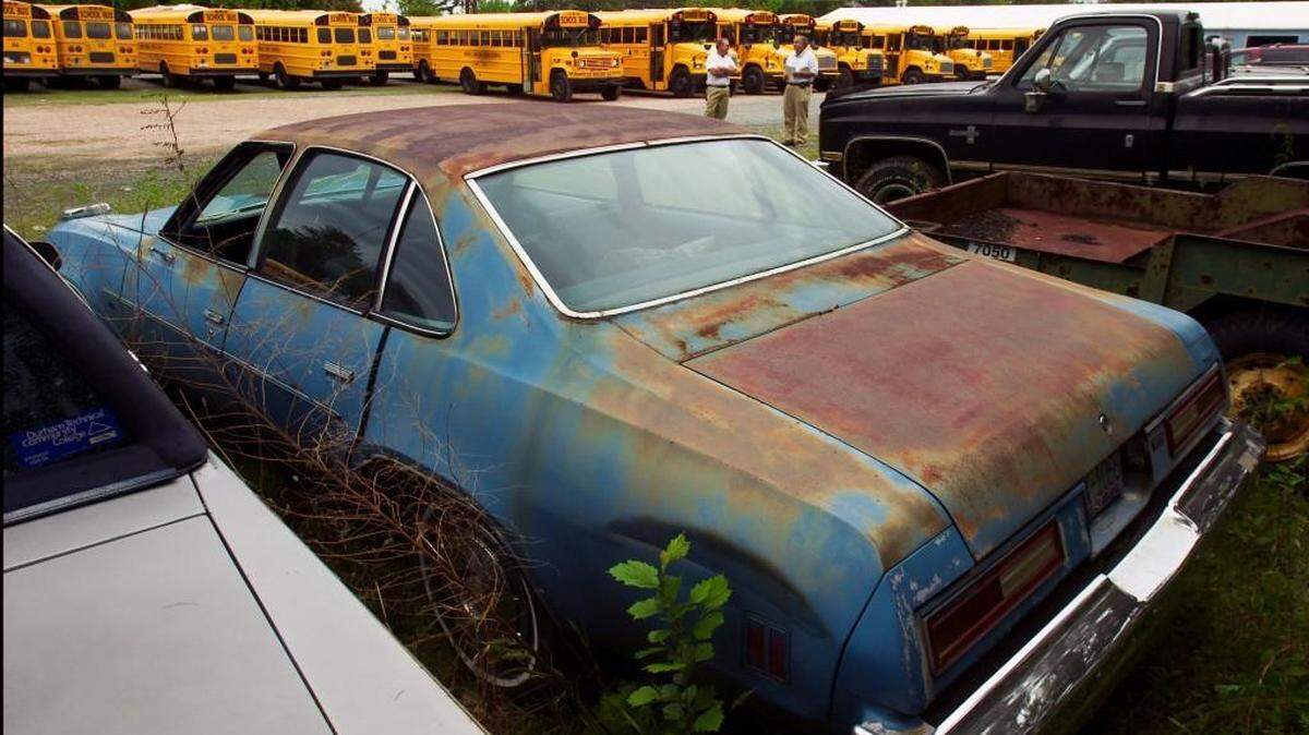 A state audit released in September raises questions about two towing companies who tow, store and auction off cars seized in DWI arrests. These cars were seized in DWI arrests and photographed in 2009 at the Orange County School Bus Garage in Hillsborough under a similar program.
