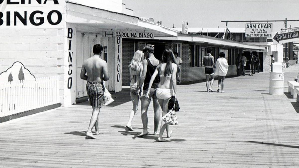 Bingo was a popular amusement for beachgoers in 1972.