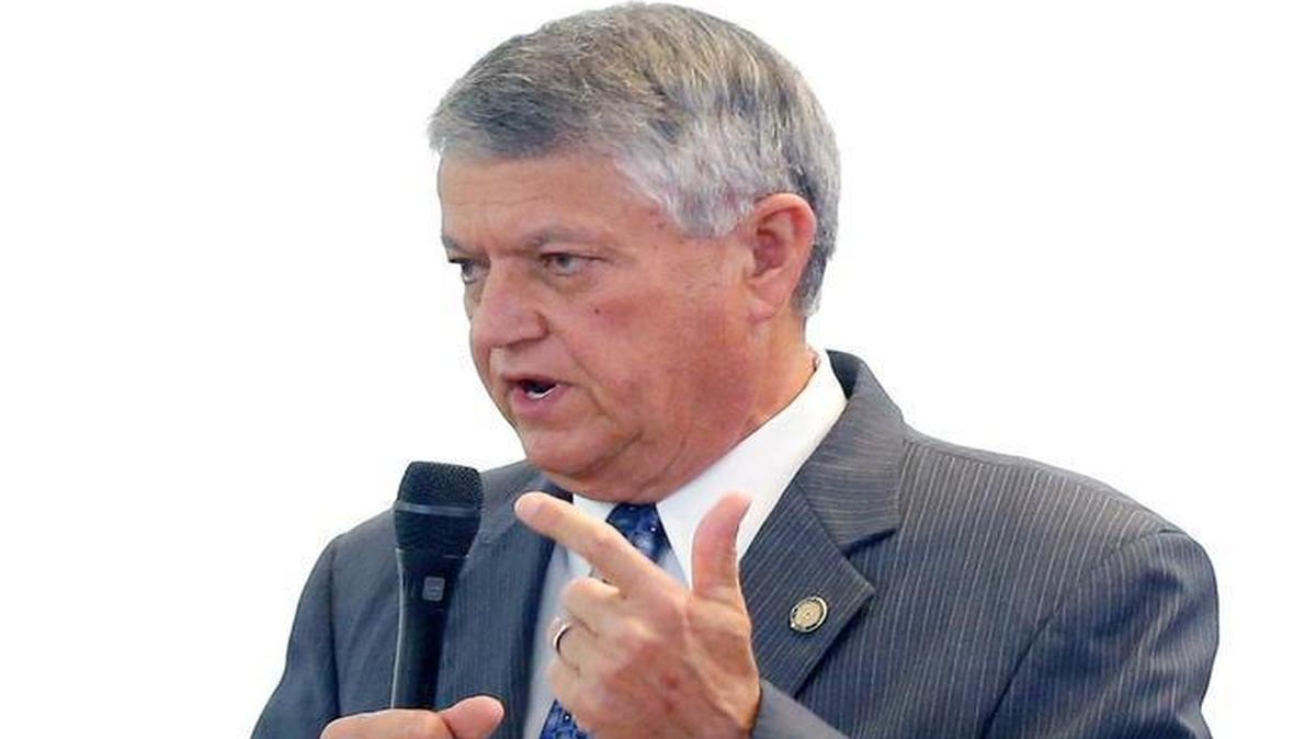 Sen. Norman Sanderson speaks in the Senate chambers at the N.C General Assembly on Sept. 24, 2015.