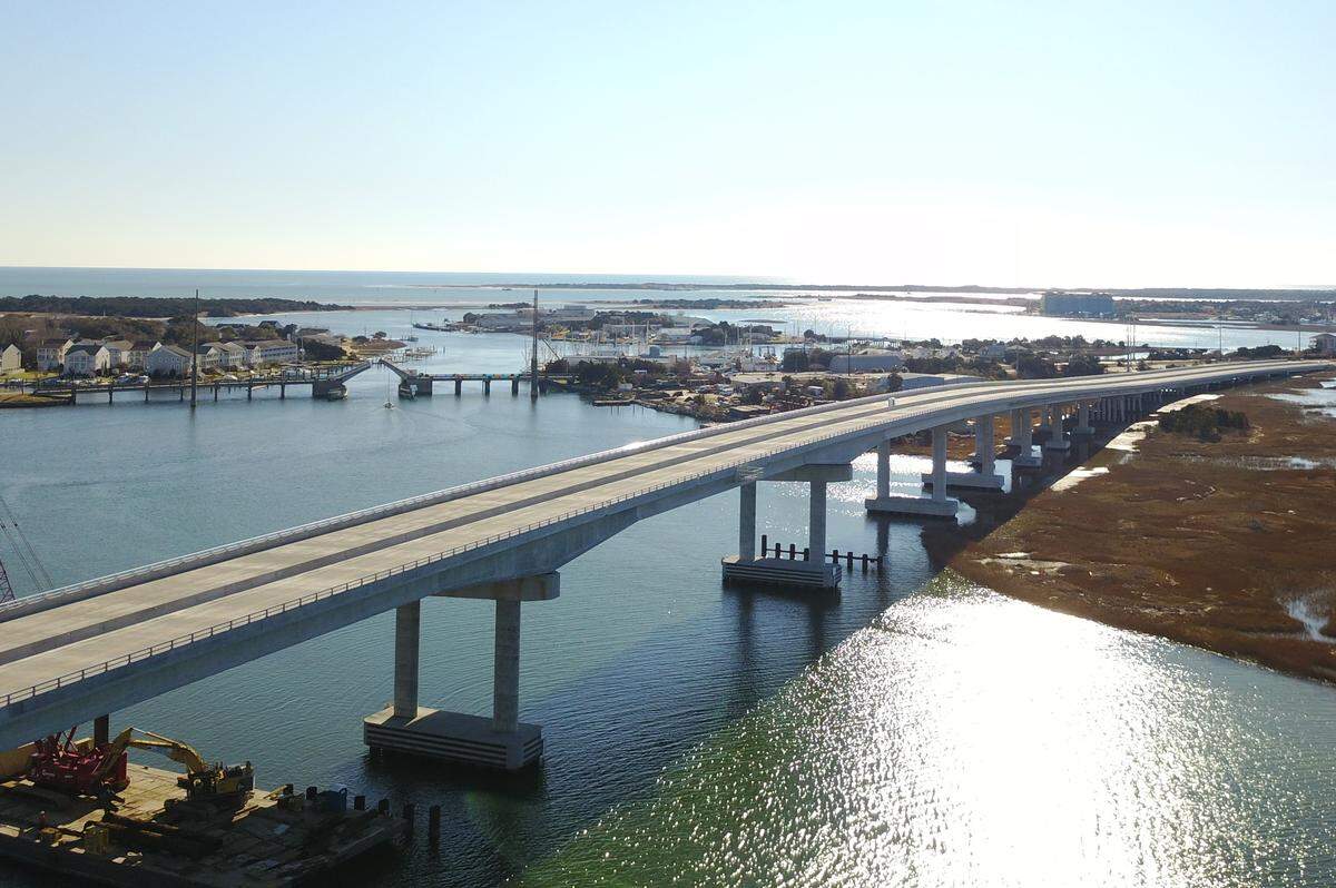 The Gallants Change 65’ High Rise Bridge opened to traffic in a two-lane, two- way pattern using the westbound lanes on January 27, 2018.  Only two lanes were opened for work to be performed on the eastbound lanes and tie-ins.