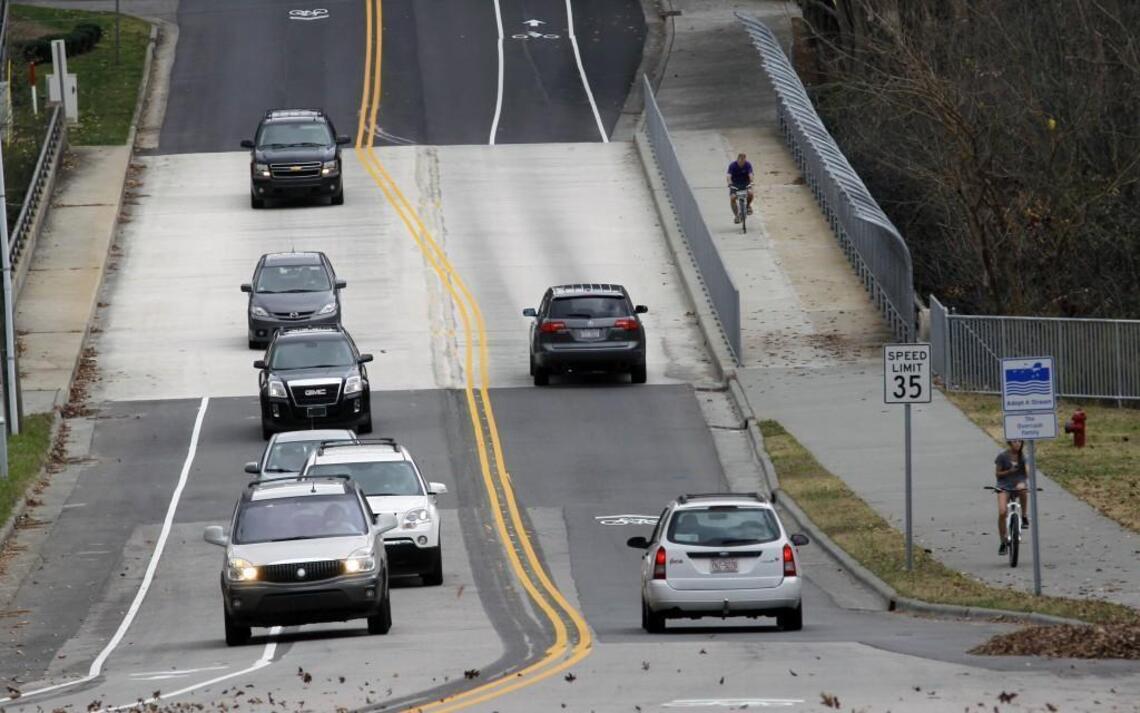Road Worrier: Center lines meander to make room for bike lanes on Raleigh streets