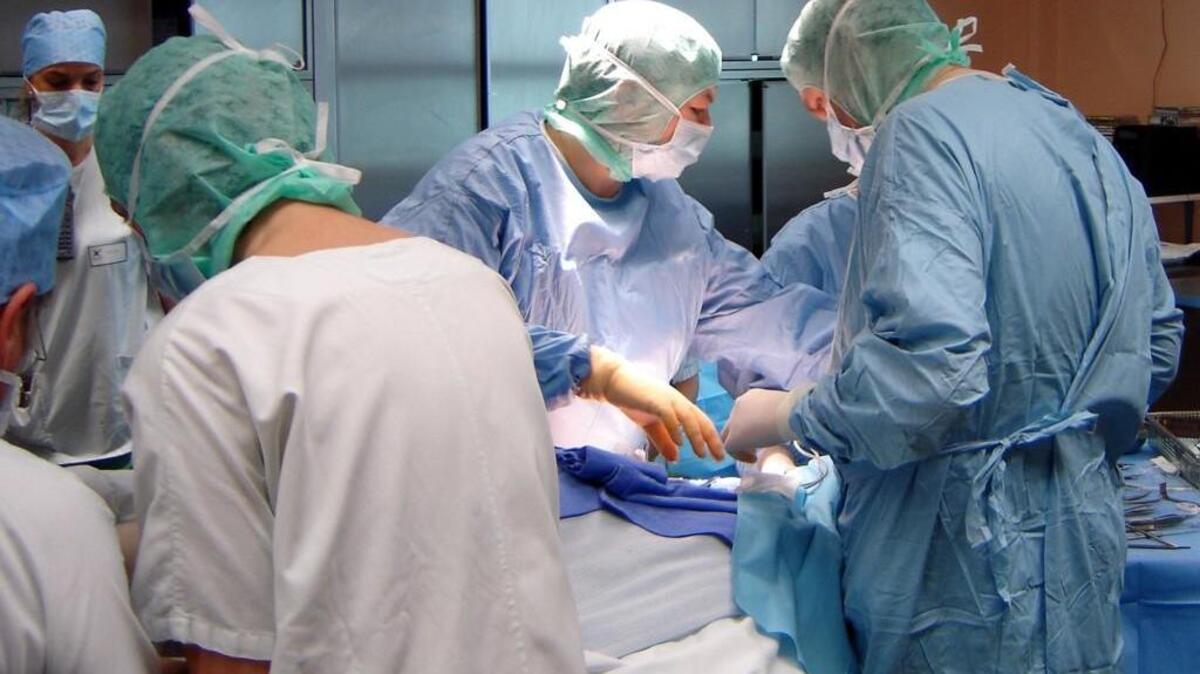 $209,596 is the median salary for male physicians and surgeons, while $135,169 is the median salary for female physicians and surgeons.