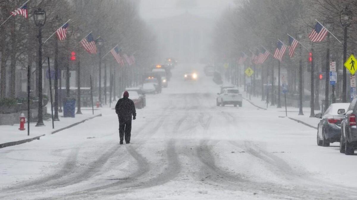 Fayetteville Street in downtown during a winter storm on Saturday, January 7, 2017 in Raleigh, N.C.